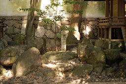 八坂神社の二見石